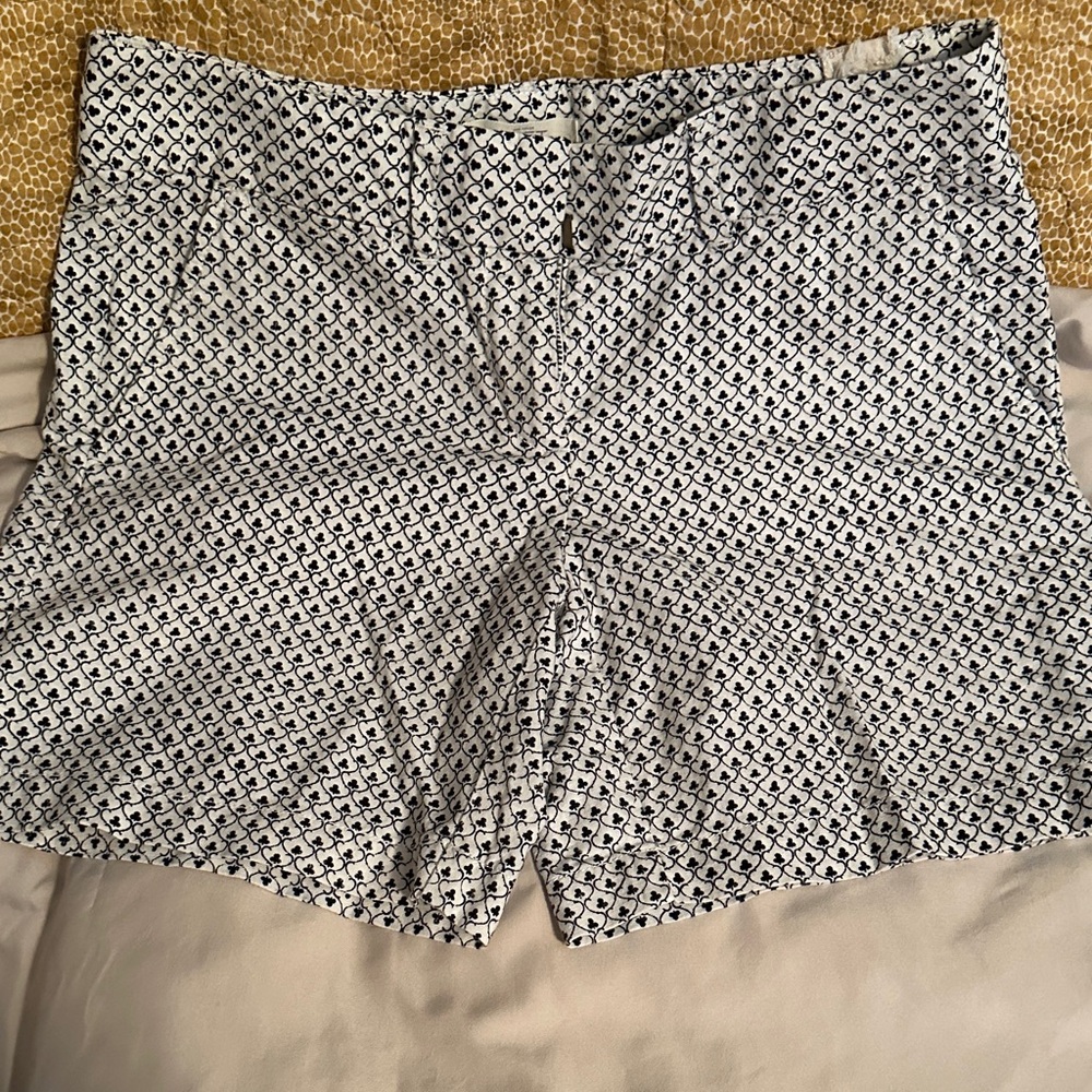 LOFT Black and White Geometric Women's Shorts